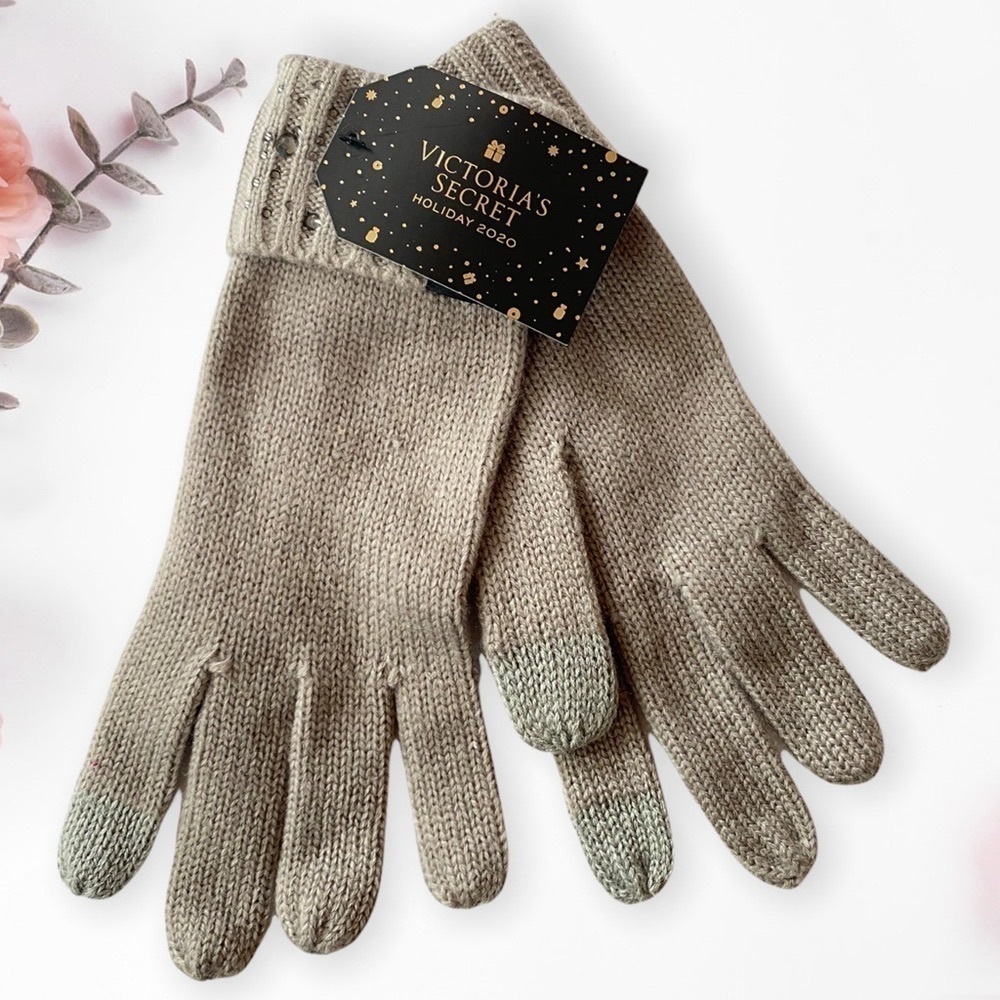 Victoria’s Secret Gray Gloves with Rhinestones Cuffs Holiday 2020 Collection NEW